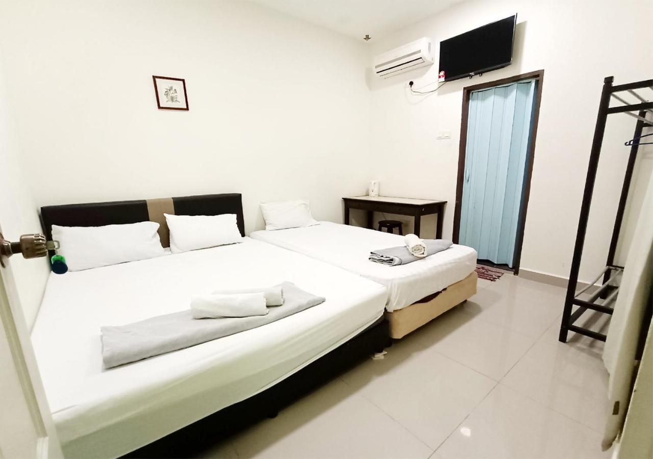 Mn Ferringhi Inn Бату Феринги Екстериор снимка